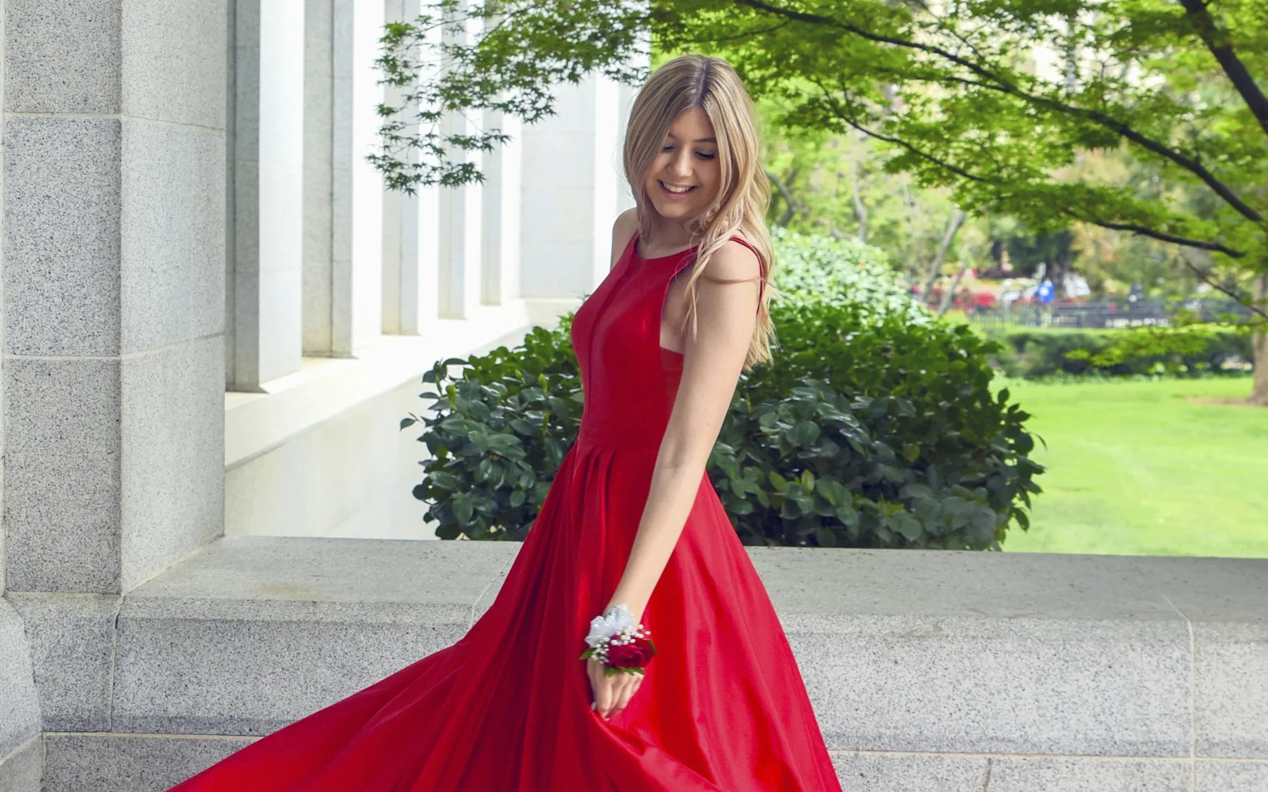 Rochie de ocazie midi, până la genunchi
